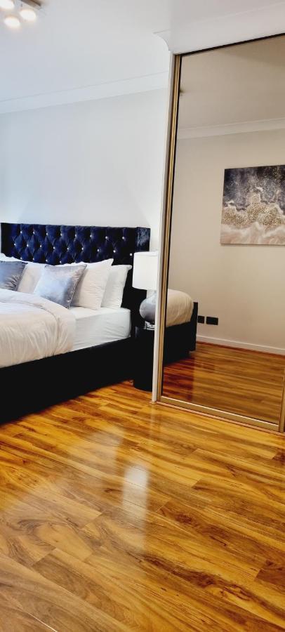 לונדון Double King Suite, Canary Wharf Waterfront מראה חיצוני תמונה